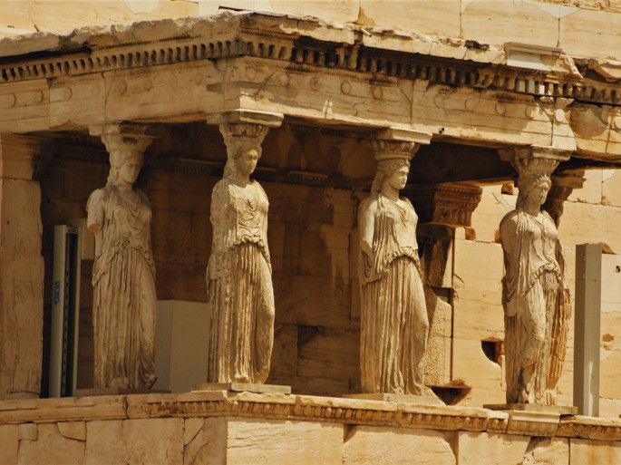 Cariátides: esculturas con forma de mujer