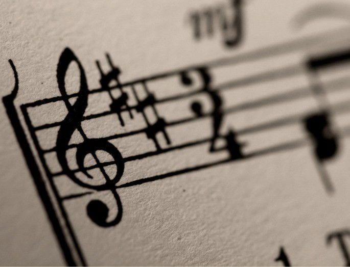 Clave de sol y compás