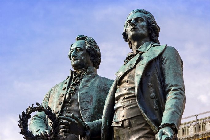 Escultura de día en bronce: Goethe y Schiller