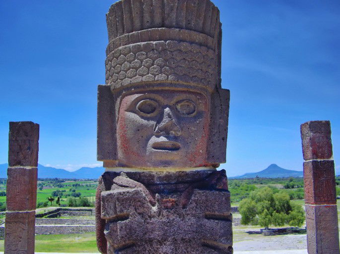 Mitos de México: estatua tolteca Tula