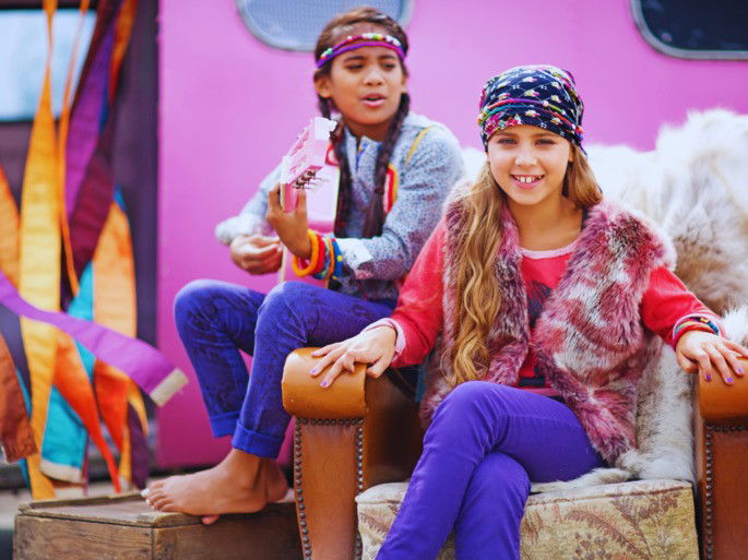 Niñas nómadas de etnia gitana