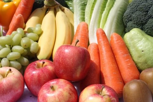 Frutas como ejemplo de productores, nivel 1 de la cadena alimenticia