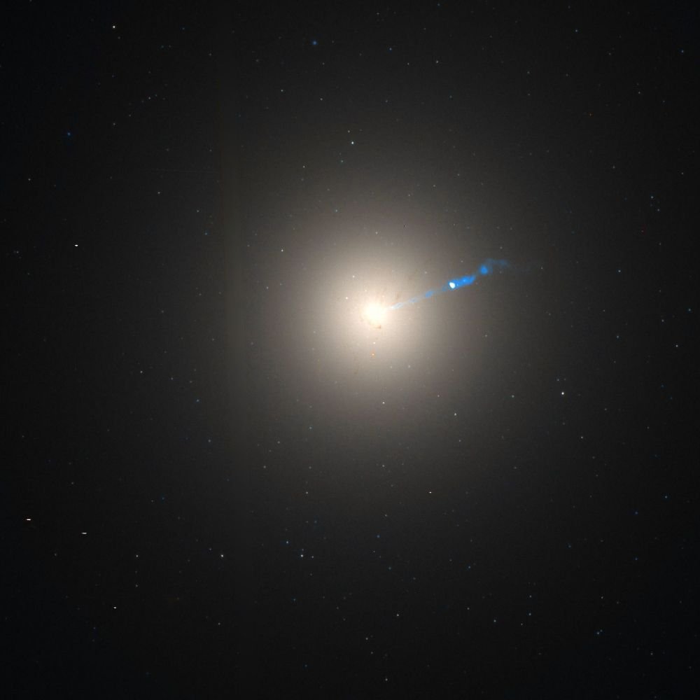 Galaxia elíptica desordenada 87