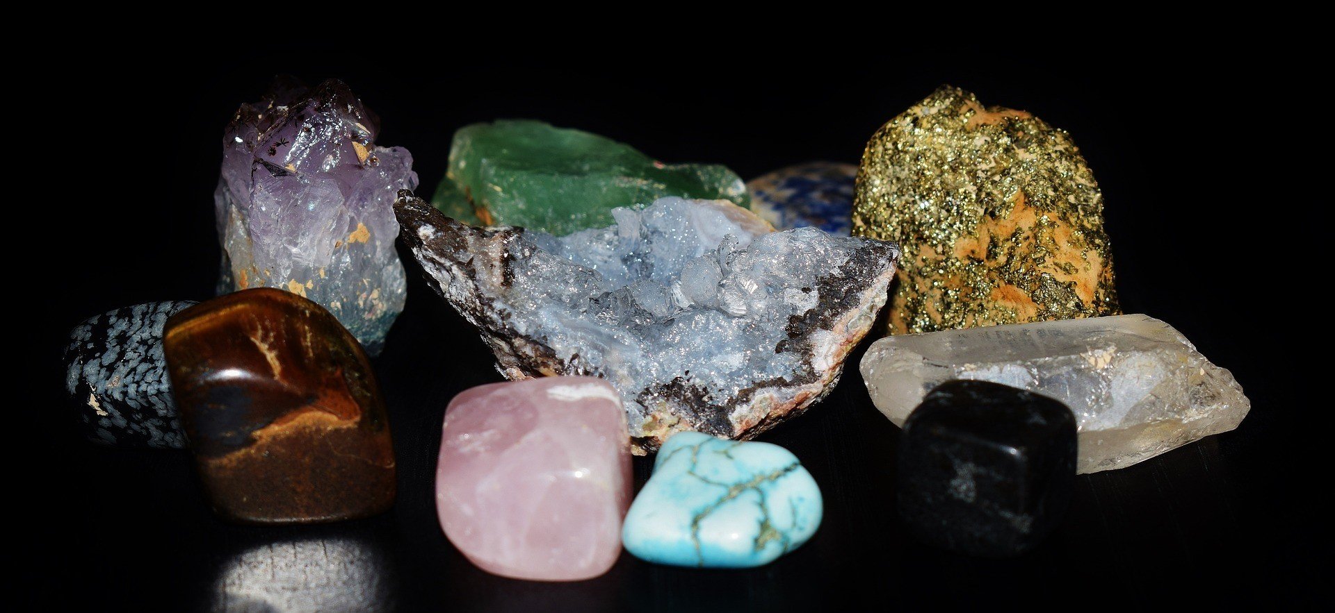 Piedras preciosas: nombres, propiedades, significado y cómo activar y  cuidar las gemas