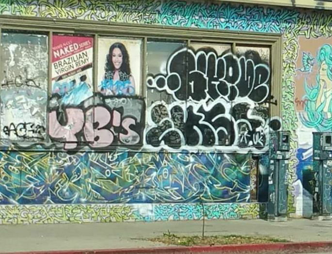 DIferentes “vomitados” en un muro de la ciudad de San Francisco.