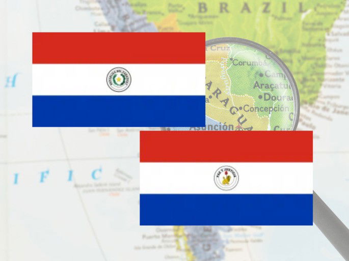 lados de la bandera de Paraguay con escudos diferentes