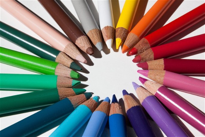 lápices de colores fríos y cálidos