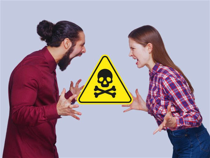 pareja discutiendo y el símbolo de toxicidad en medio de ambos