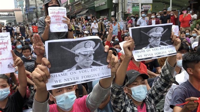 Protesta en Myanmar contra dictadura